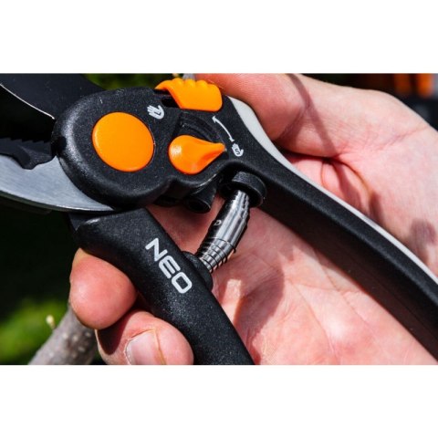 SEKATOR KOWADEŁKOWY 200MM, ZAKRES DO 18MM,REGULOWANY ROZSTAW SEKATOR KOWADEŁKOWY 200MM, ZAKRES DO 18MM,REGULOWANY ROZSTAW