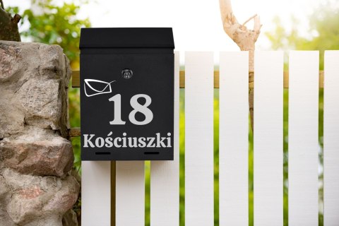 Skrzynka na listy ODVIN czarna z napisem Skrzynka na listy ODVIN czarna z napisem