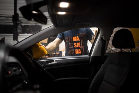 T-SHIRT Z NADRUKIEM MA SIĘ DA ROZMIAR L T-SHIRT Z NADRUKIEM MA SIĘ DA ROZMIAR L