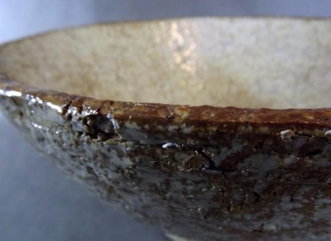 Misa Kamienna w Kolorze Piaskowym z Efektem Popękania