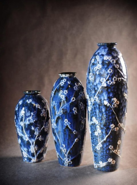 Niebieski Wazon Ceramiczny z Motywem Ukwieconych Gałęzi - Rozmiar Średni