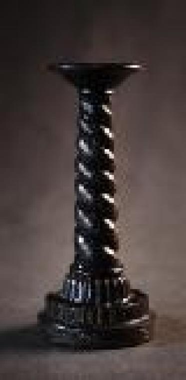 Świecznik kręcony w kolorze ciemnego brązu (polirezyn)