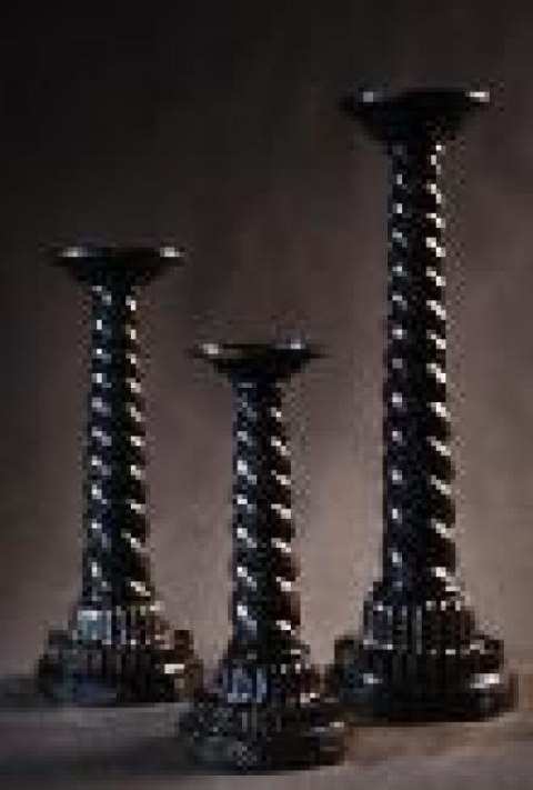 Świecznik kręcony w kolorze ciemnego brązu (polirezyn)