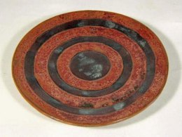 Talerz ceramiczny w pasy 21 cm z możliwością używania jako podstawka pod świeczki, kolor brązowy