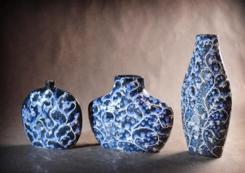 Wazon Ceramiczny Niebieski z Białymi Gałęziami - Szeroki Model z Kolekcji