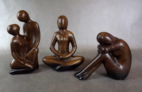 Ceramiczna Figurka Kobiety w Kolorze Brązowym 16x22x7 cm z Gumkami Antypoślizgowymi