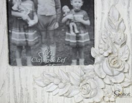 Drewniana kwadratowa ramka na zdjęcia z wypukłym dekorem 13,2x13,2 cm