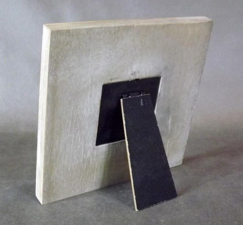 Drewniana stojąca ramka na zdjęcie kolorze brązowym 19.5x19.5 cm