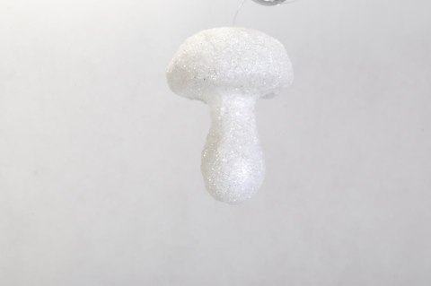 Komplet 6 Śnieżnobiałych Grzybków Styropianowych w Opalizującym Boksie PVC