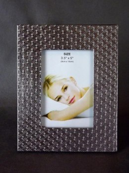 Ramka na zdjęcie stojąca kolor srebrny kratka 19.5x15 cm