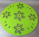 Serweta filcowa okrągła w płatki śniegu w kolorze zielonym
