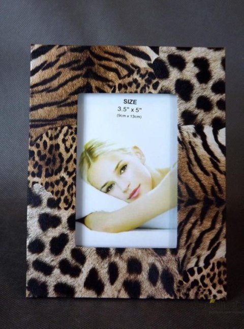 Stojąca ramka na zdjęcie z motywem pantery 19.5x15 cm w kolorze brązowo-kremowym