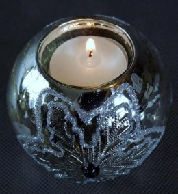 Świecznik Szklany Zdobiony Brokatem w Kolorze Starego Srebra - 7x8cm