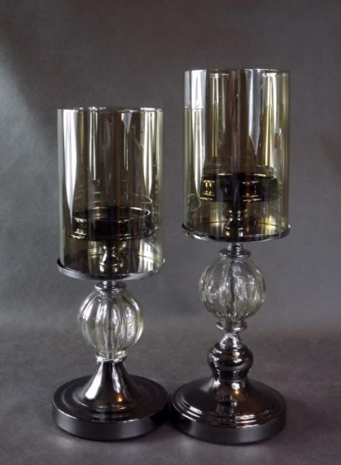 Świecznik wykonany z chromu w kolorze grafitowym oraz przydymionego szkła 15x37 cm