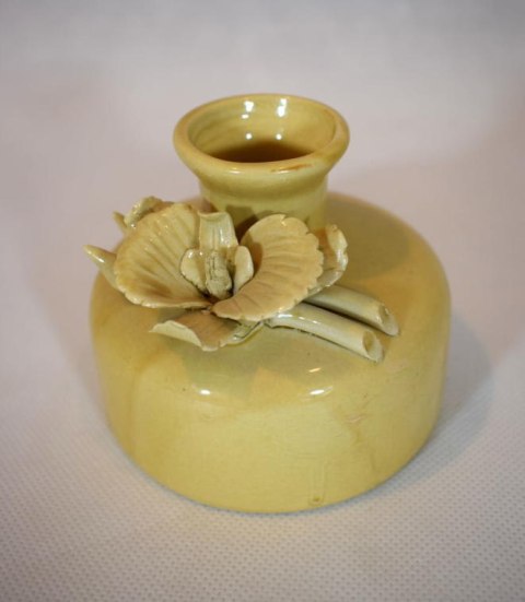 Żółty Mini Wazon z Ozdobnym Kwiatkiem