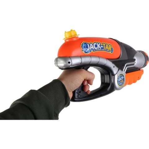 Duży karabin na wodę z pompą