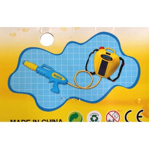 Karabin wodny z plecakiem