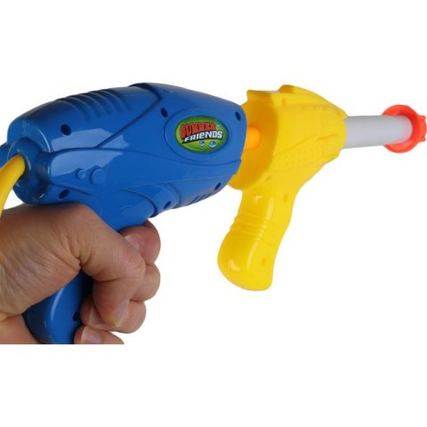 Karabin wodny z plecakiem