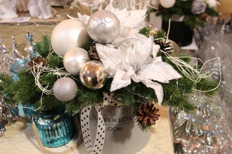 Komplet 4 bombek plastikowych 6 cm srebrne