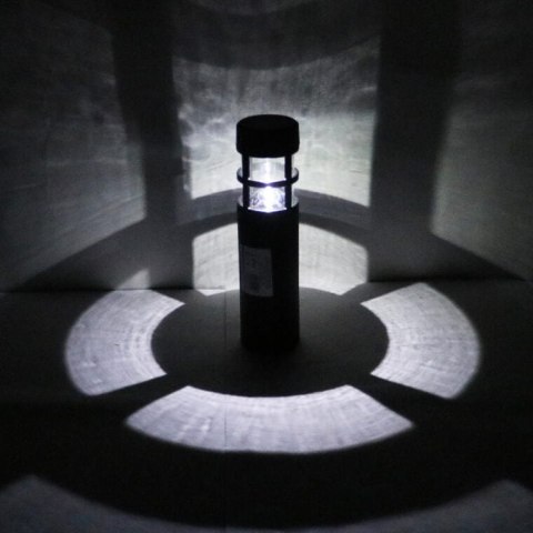 Prosta Lampa Ogrodowa Goliat z Energii Słonecznej w Kolorze Czarnym