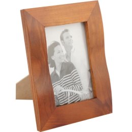 Drewniana stojąca falowana ramka na zdjęcie w kolorze brązowym 14 x 17,7 cm