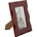Drewniana stojąca żłobiona ramka na zdjęcie w kolorze brązowym 18x14 cm