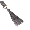 Elegancka Torebka Wieczorowa Ciemno Szara z Frędzelkami i Złotymi Akcentami
