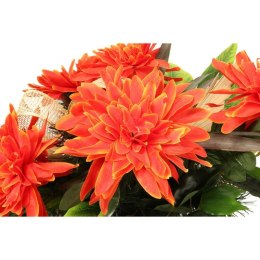 Kompozycja dalii I suszu w złotym gazonie w kolorze pomarańczowym