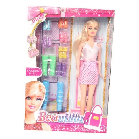 Lalka w jasnoróżowej sukience w zestawie z 8 parami butów