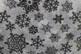 OBRUS Z ORGANZY ZE SREBRNYM NADRUKIEM 200X150 CM