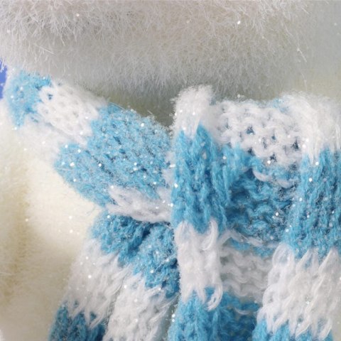 Figurka Świąteczna Niedźwiedź Polarny w Niebieskiej Czapie i Szaliku 43 cm