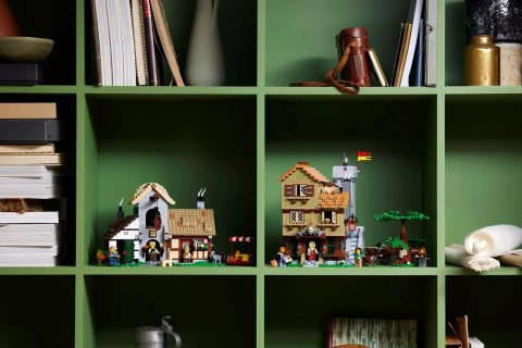 LEGO 10332 ICONS - Średniowieczny plac miejski LEGO 10332 ICONS - Średniowieczny plac miejski