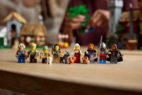 LEGO 10332 ICONS - Średniowieczny plac miejski LEGO 10332 ICONS - Średniowieczny plac miejski