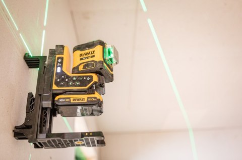 LASER WIELOLINIOWY 3*360 ZIELONY 18V 1*2.0AH LASER WIELOLINIOWY 3*360 ZIELONY 18V 1*2.0AH