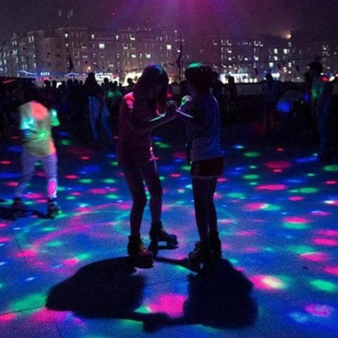 Kula Dyskotekowa - Żarówka LED Projektor Disco RGB, Obrotowa Głowica, E27, 15 cm, Zasilanie Sieciowe.